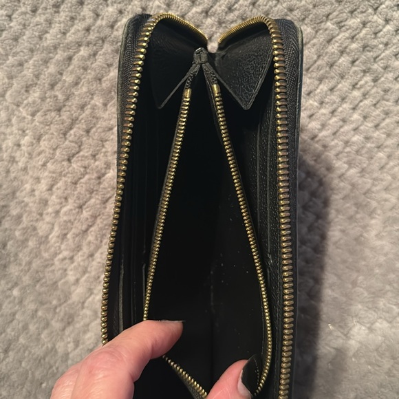 Louis Vuitton Black Wallet - Picture 7 of 7